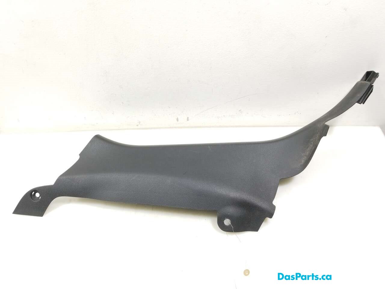 Lower C-Pillar Trim L