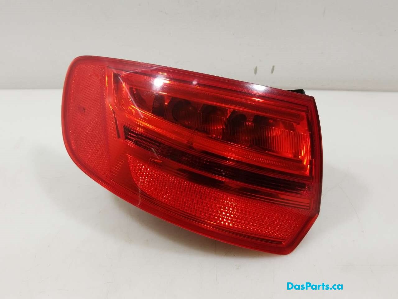 Taillight Outer LR