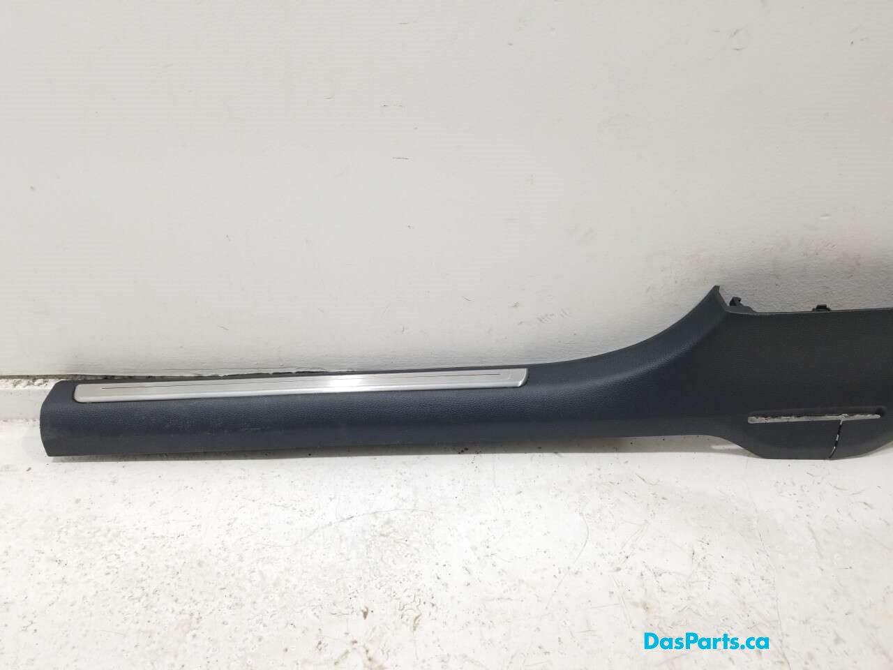 Lower Door Sill Trim R