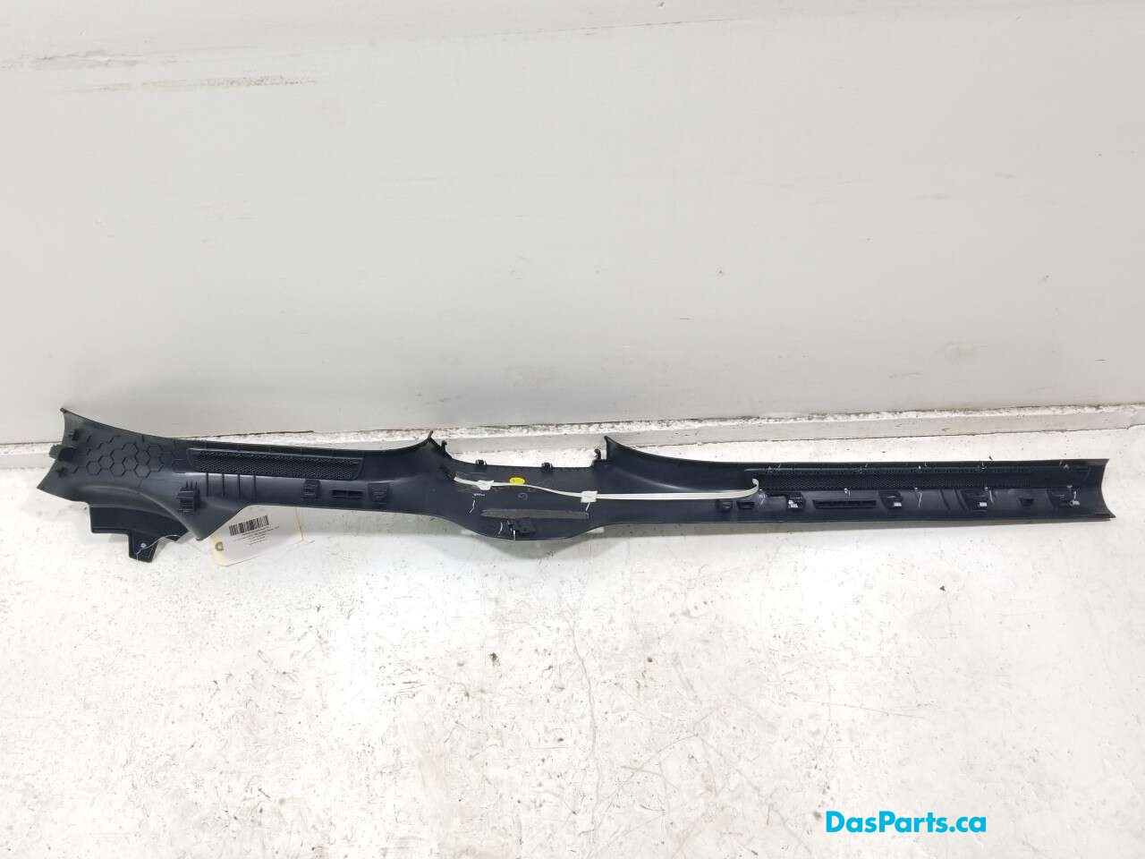 Lower Door Sill Trim R