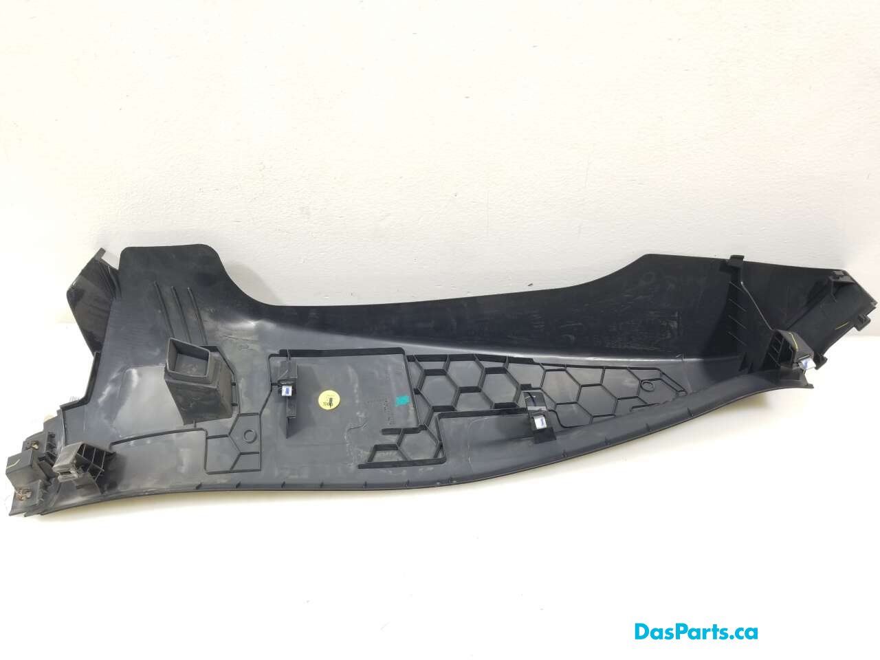 Lower C-Pillar Trim R