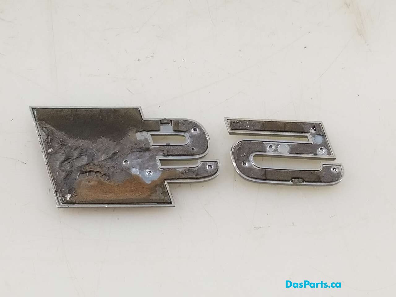 Trunk Emblem 1