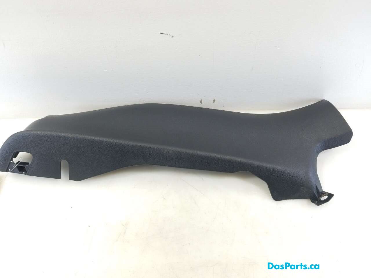 Lower C-Pillar Trim L