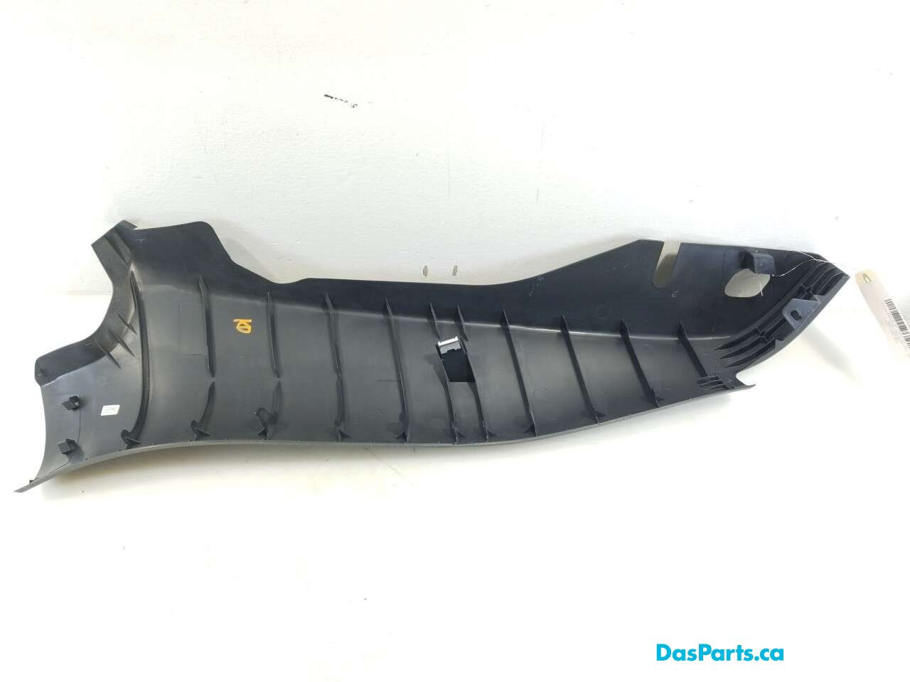 Lower C-Pillar Trim R