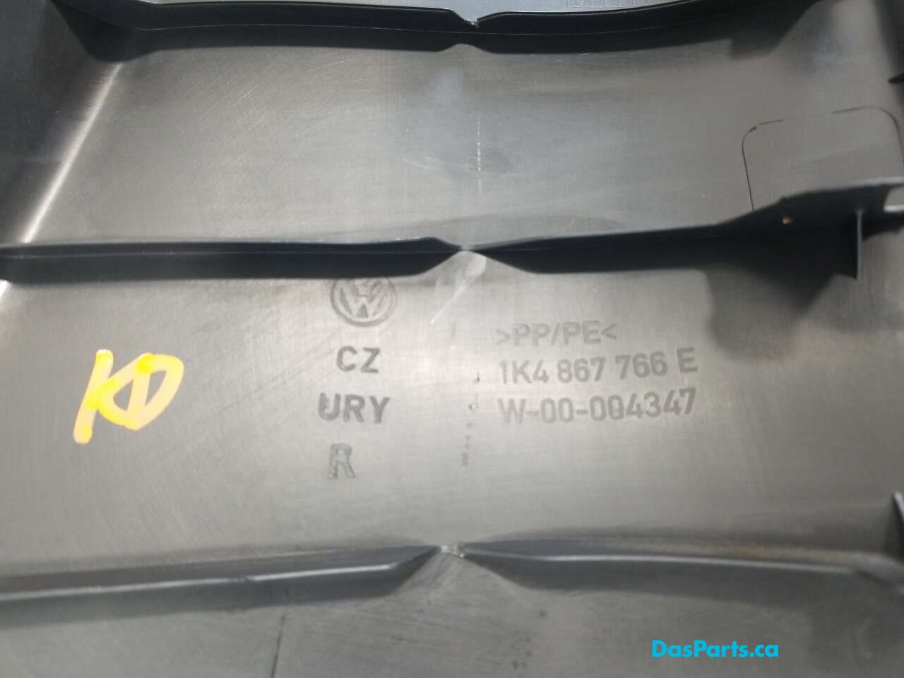 Lower C-Pillar Trim R