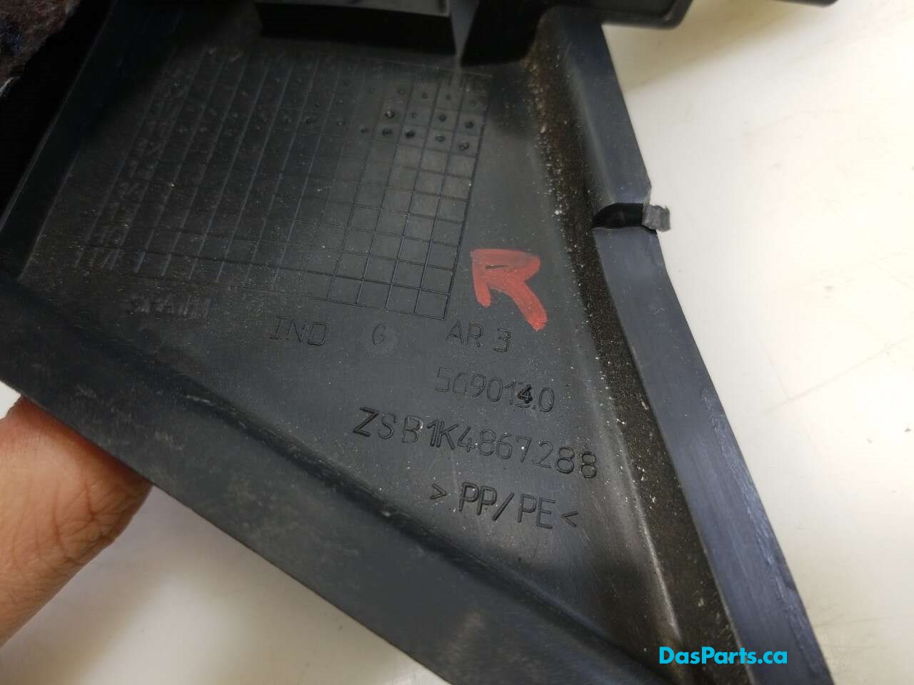 Headliner C-Pillar Trim R