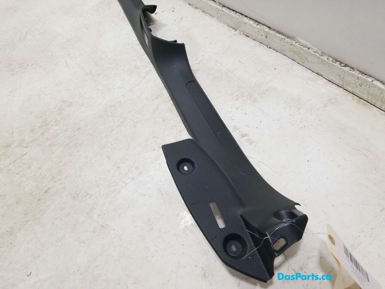 Lower Door Sill Trim R
