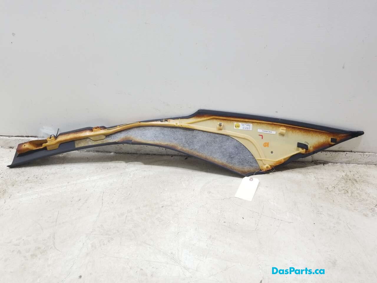 Headliner D-Pillar Trim L