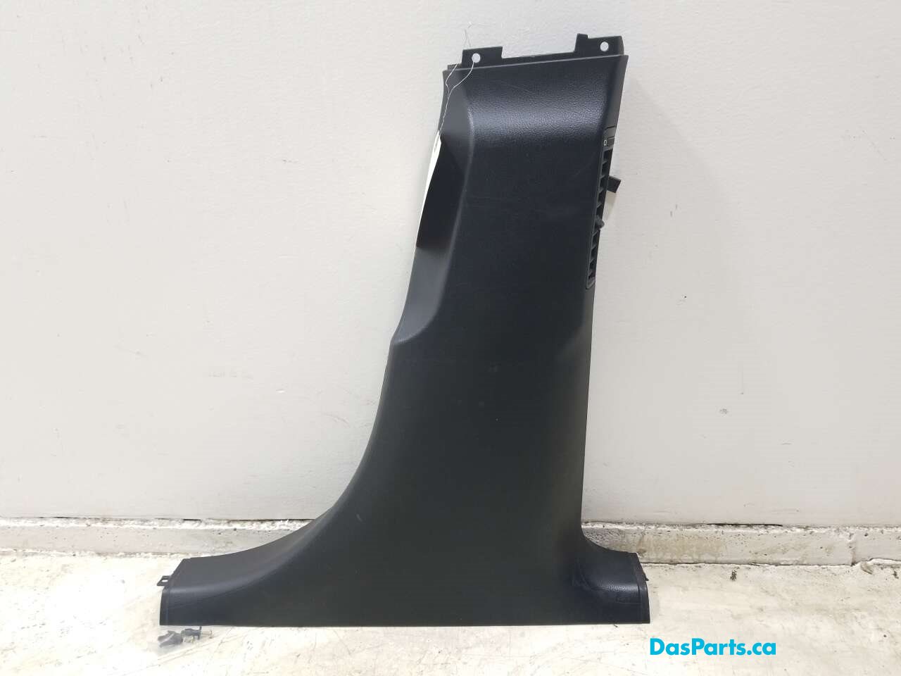 Lower B-Pillar Trim R