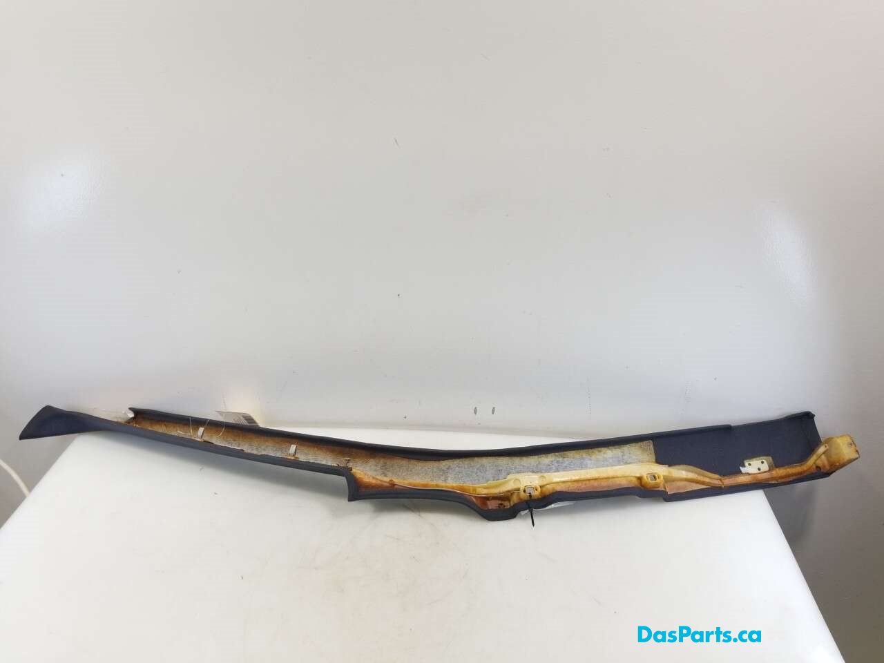 Headliner A-Pillar Trim R