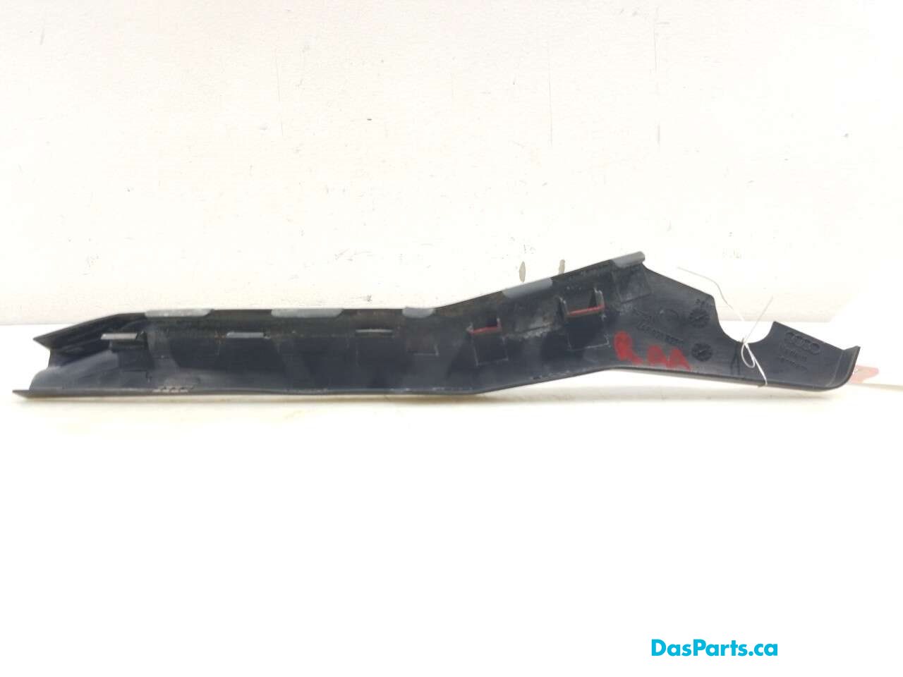Trunk Hinge Cover R