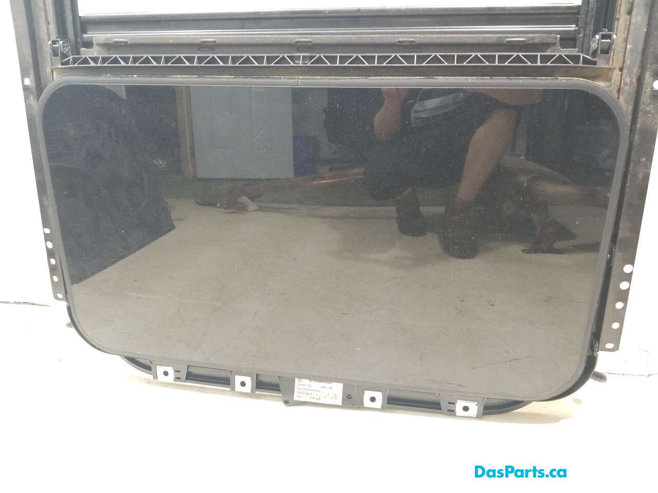 Sunroof Assembly