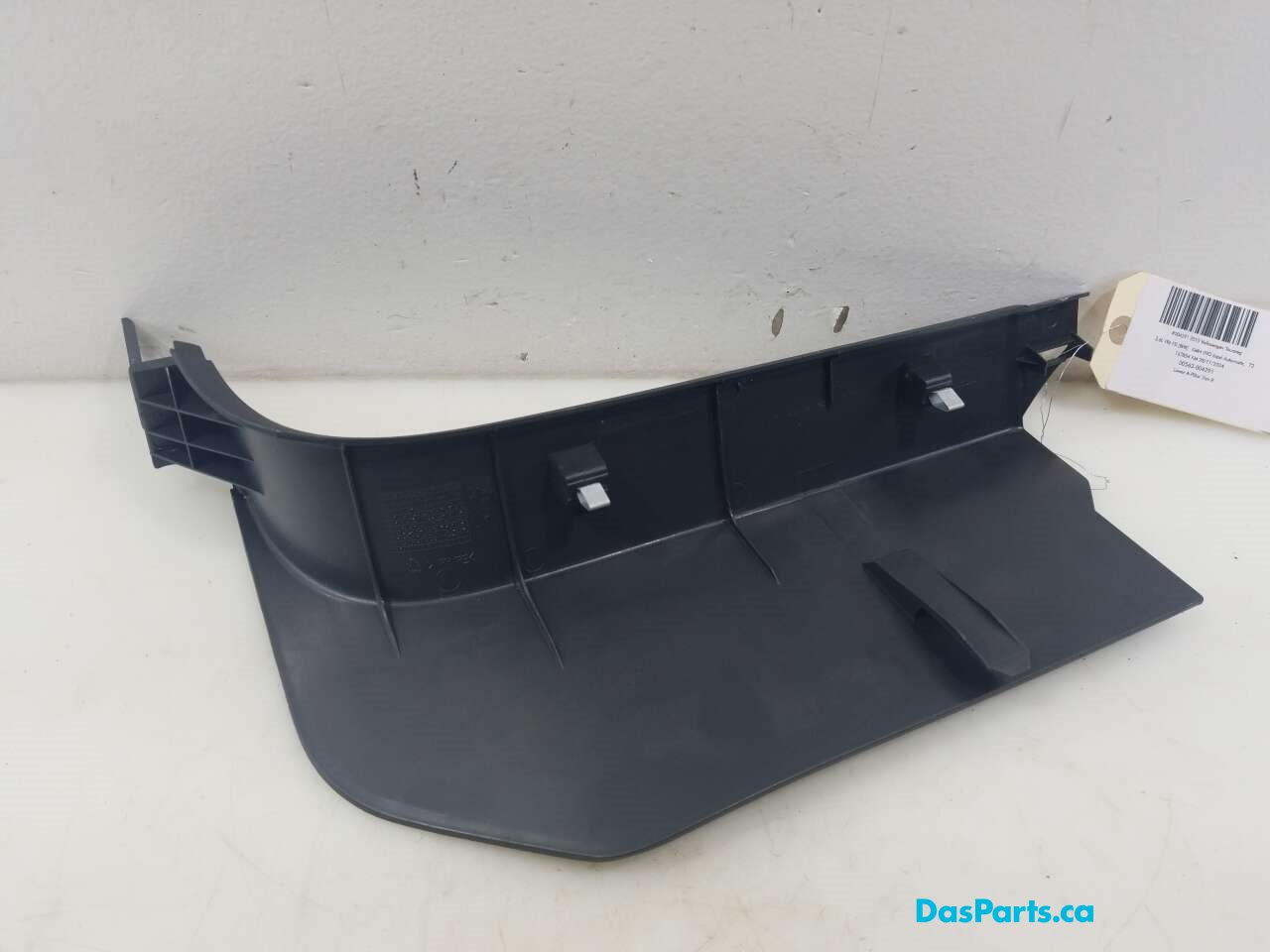Lower A-Pillar Trim R