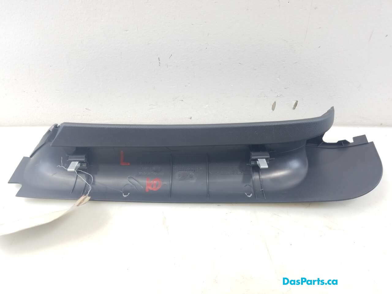 Rear Window Frame Trim L