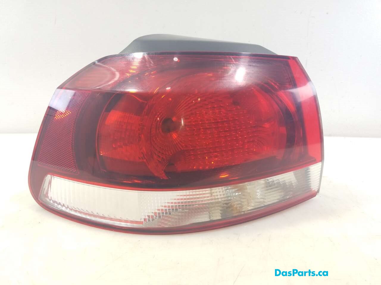 Taillight Outer LR