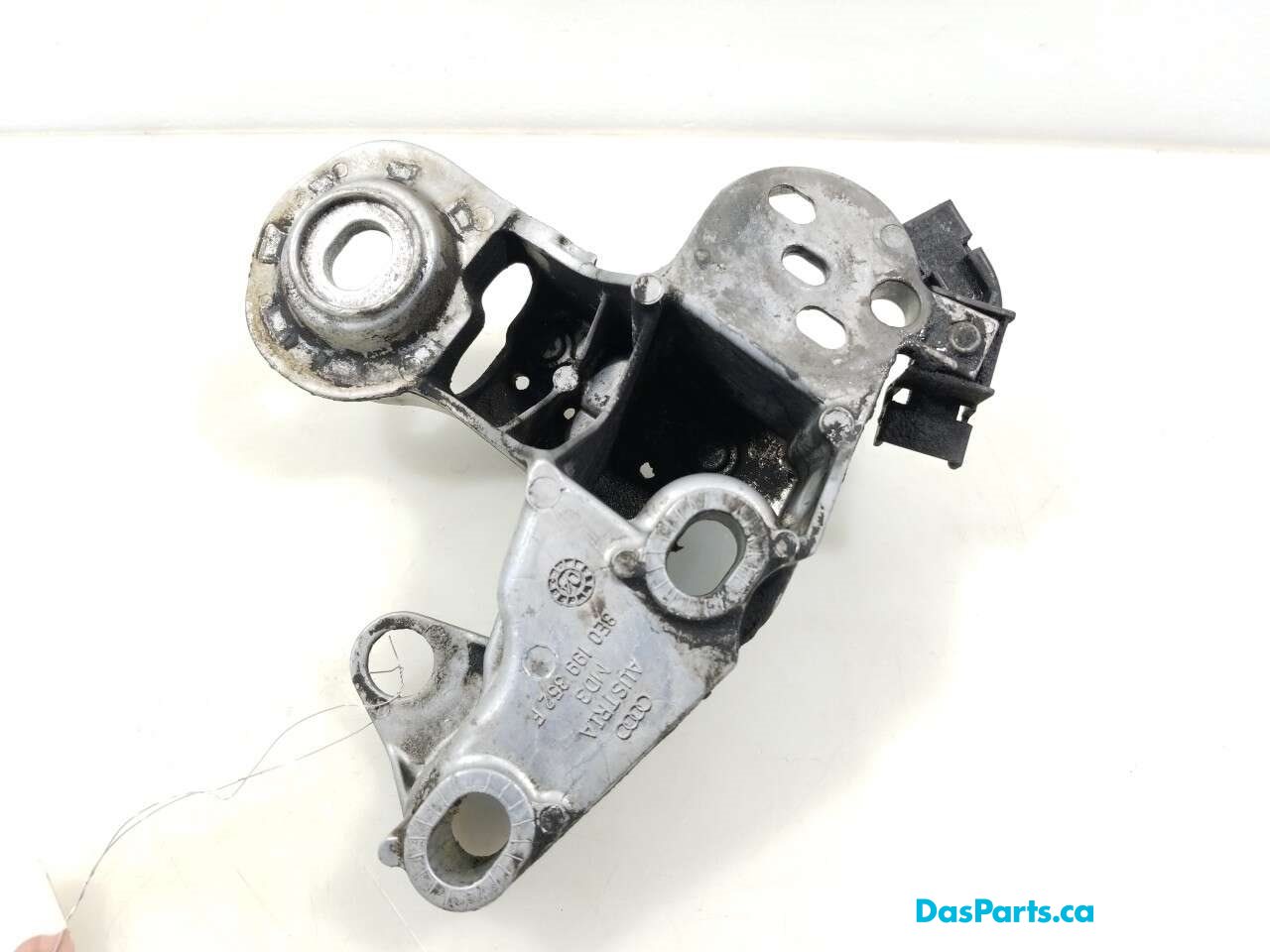 Engine Bracket R