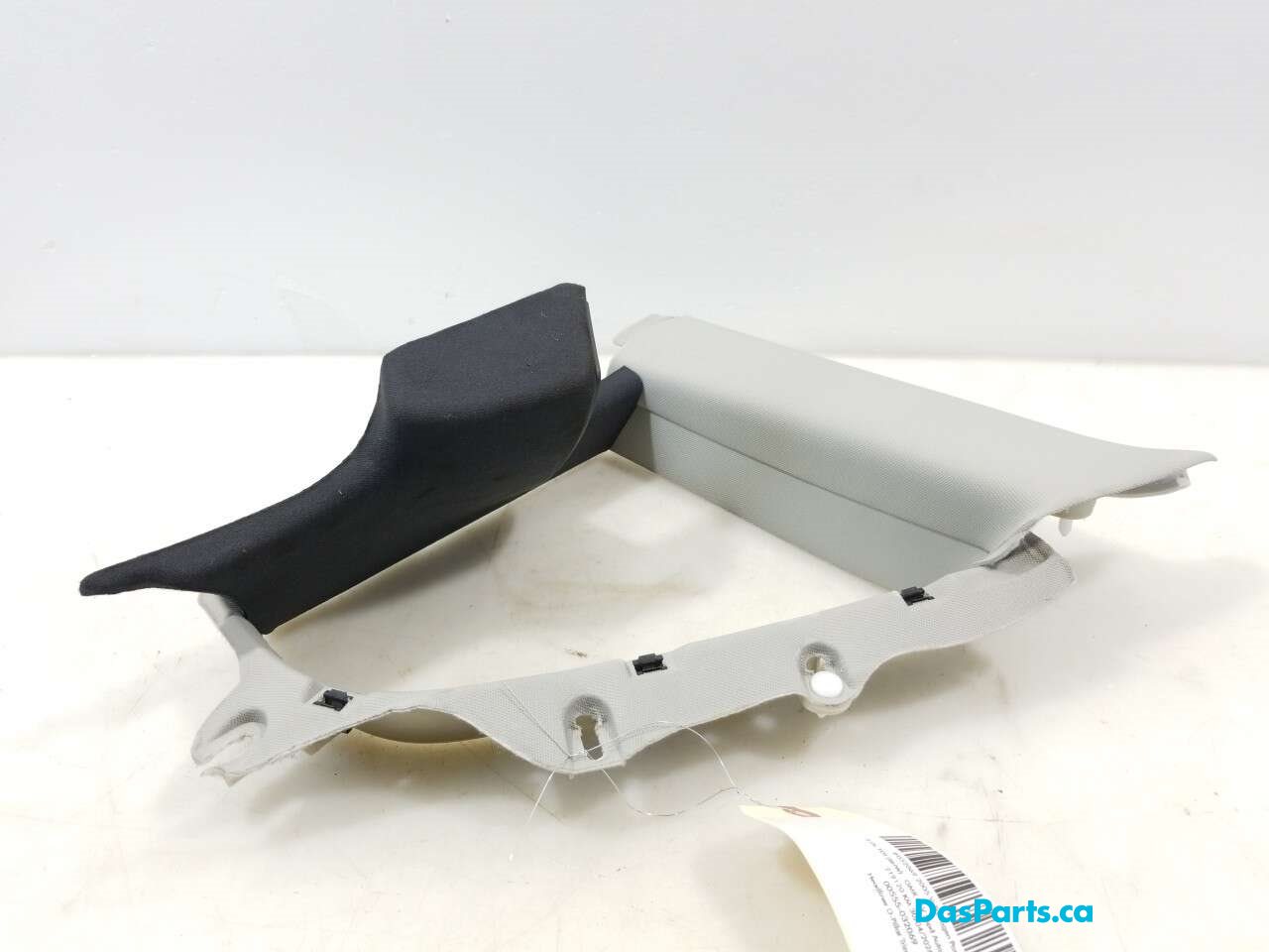 Headliner D-Pillar Trim R