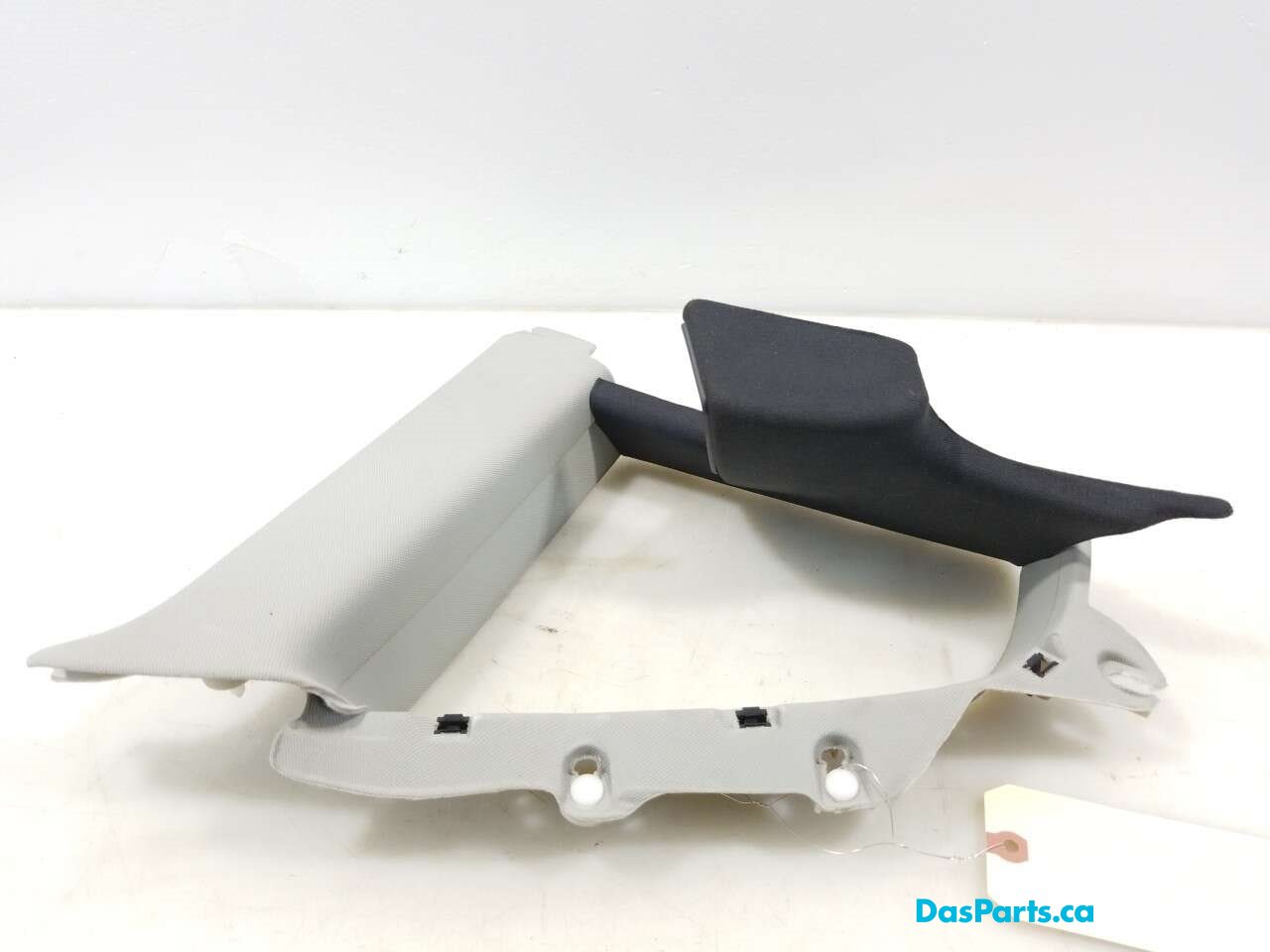 Headliner D-Pillar Trim L