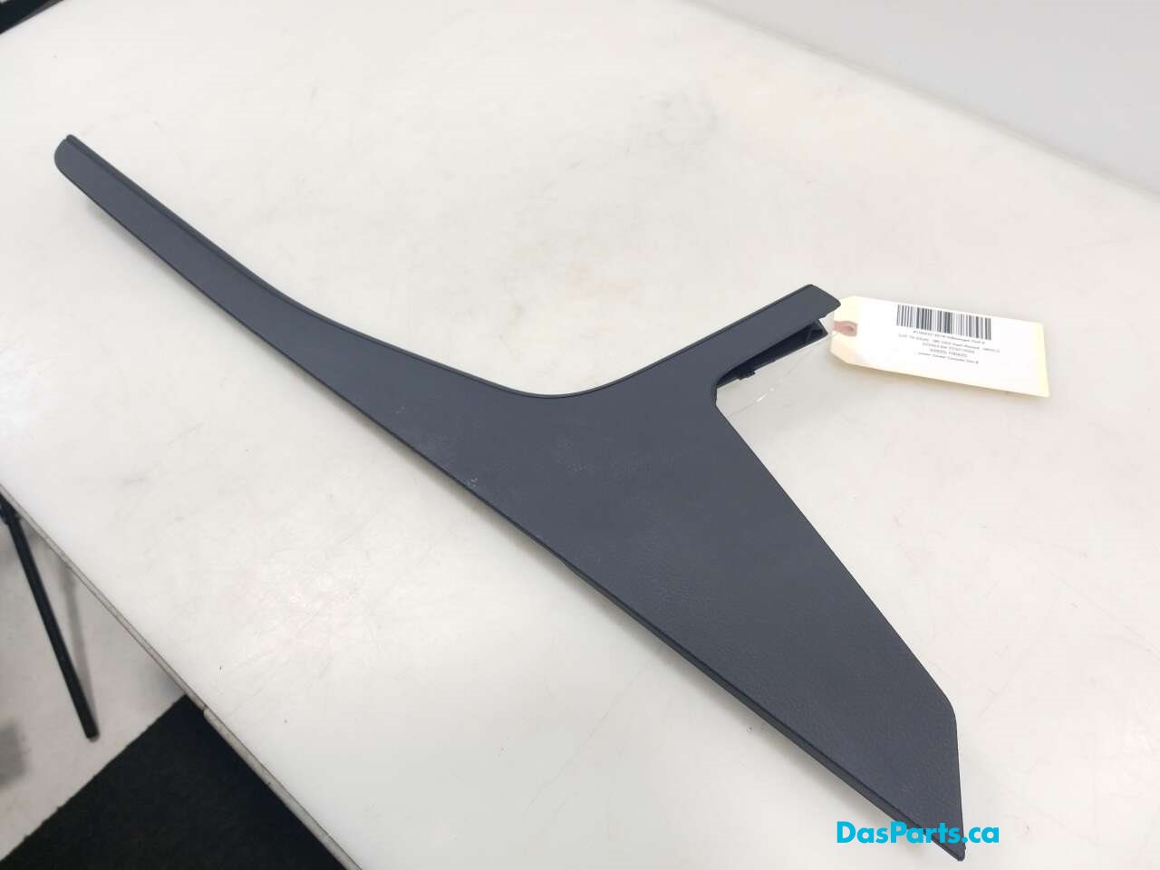 Lower Center Console Trim R