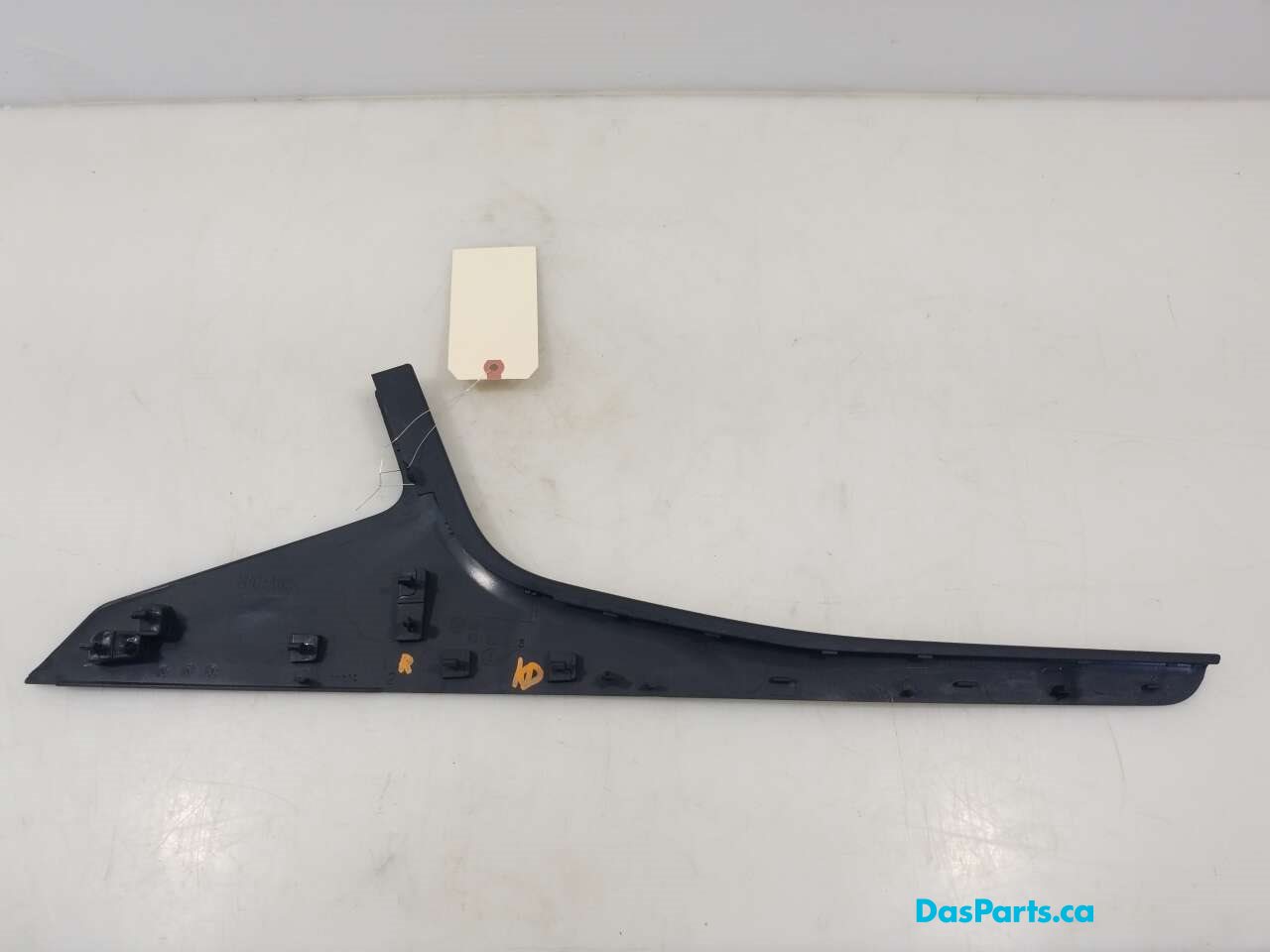 Lower Center Console Trim R