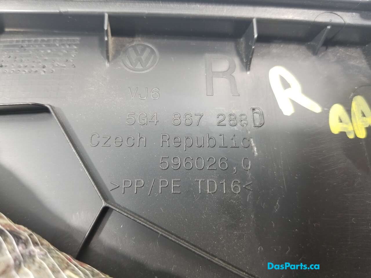Headliner C-Pillar Trim R