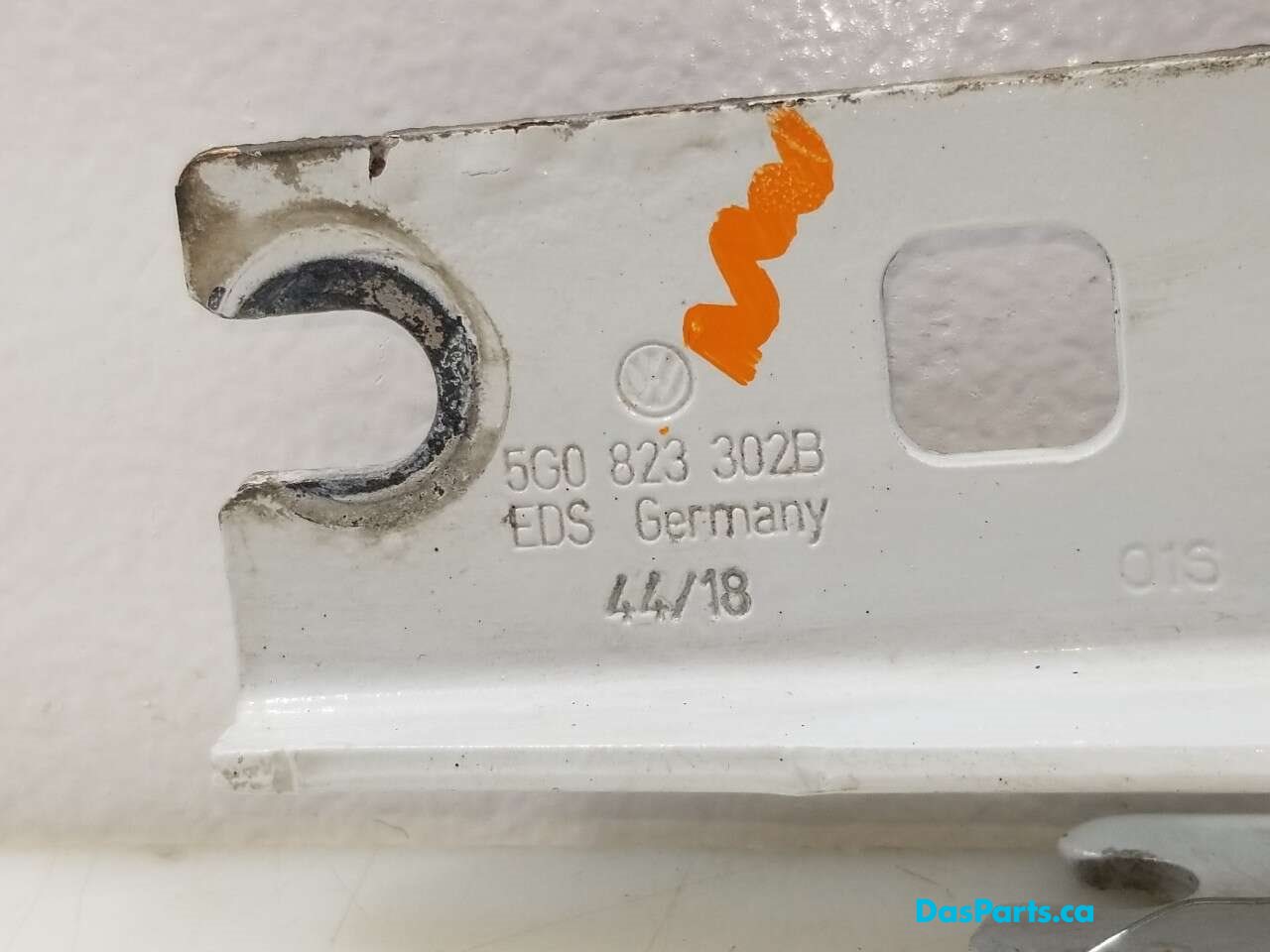 Hood Hinge R