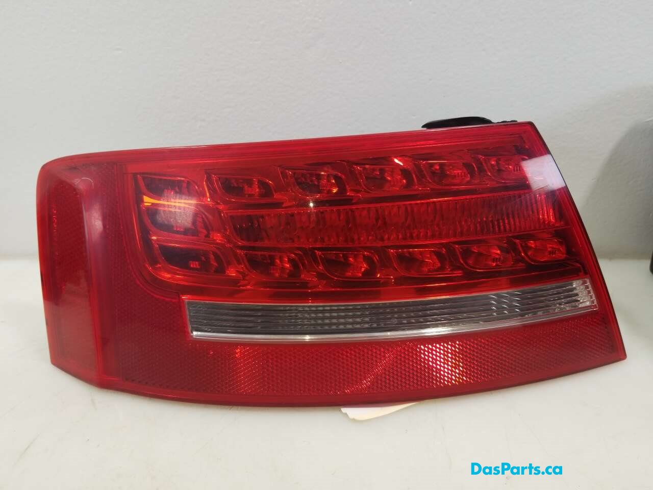 Taillight Outer LR