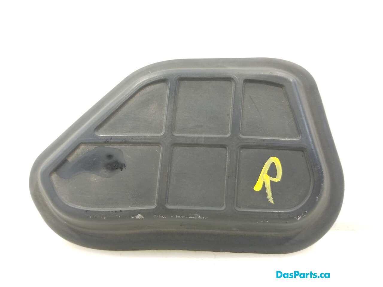 Strut Tower Cover R