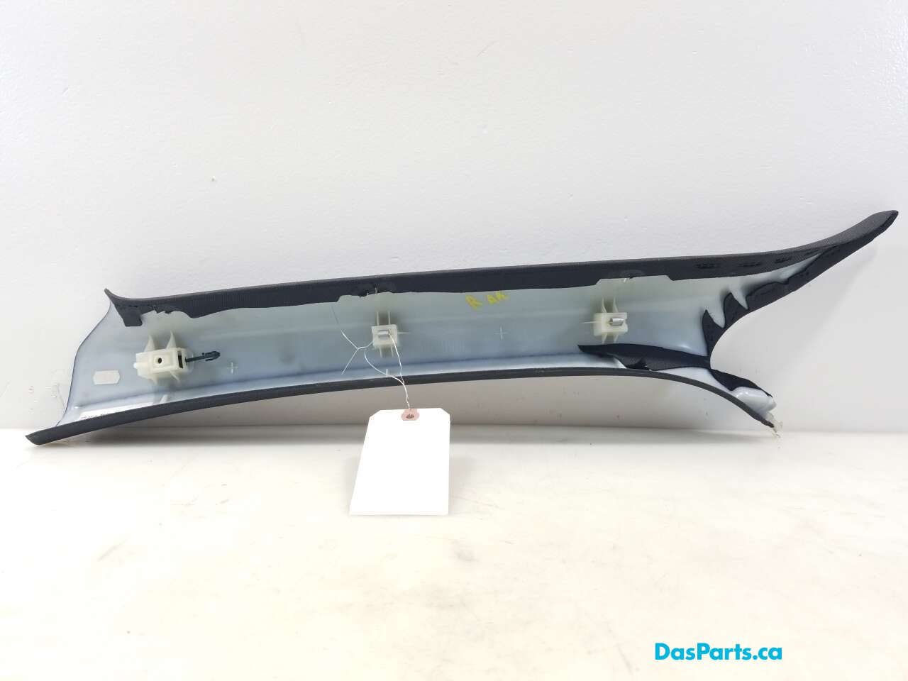 Headliner A-Pillar Trim R