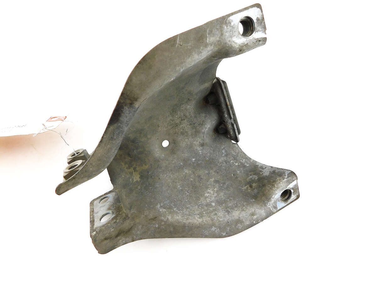 Engine Bracket 1