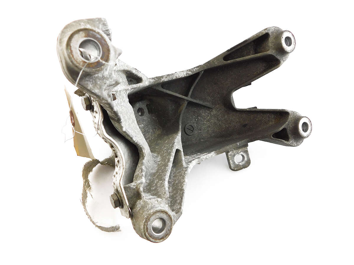 Engine Bracket 2