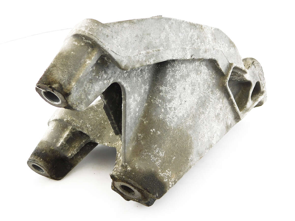Engine Bracket 1