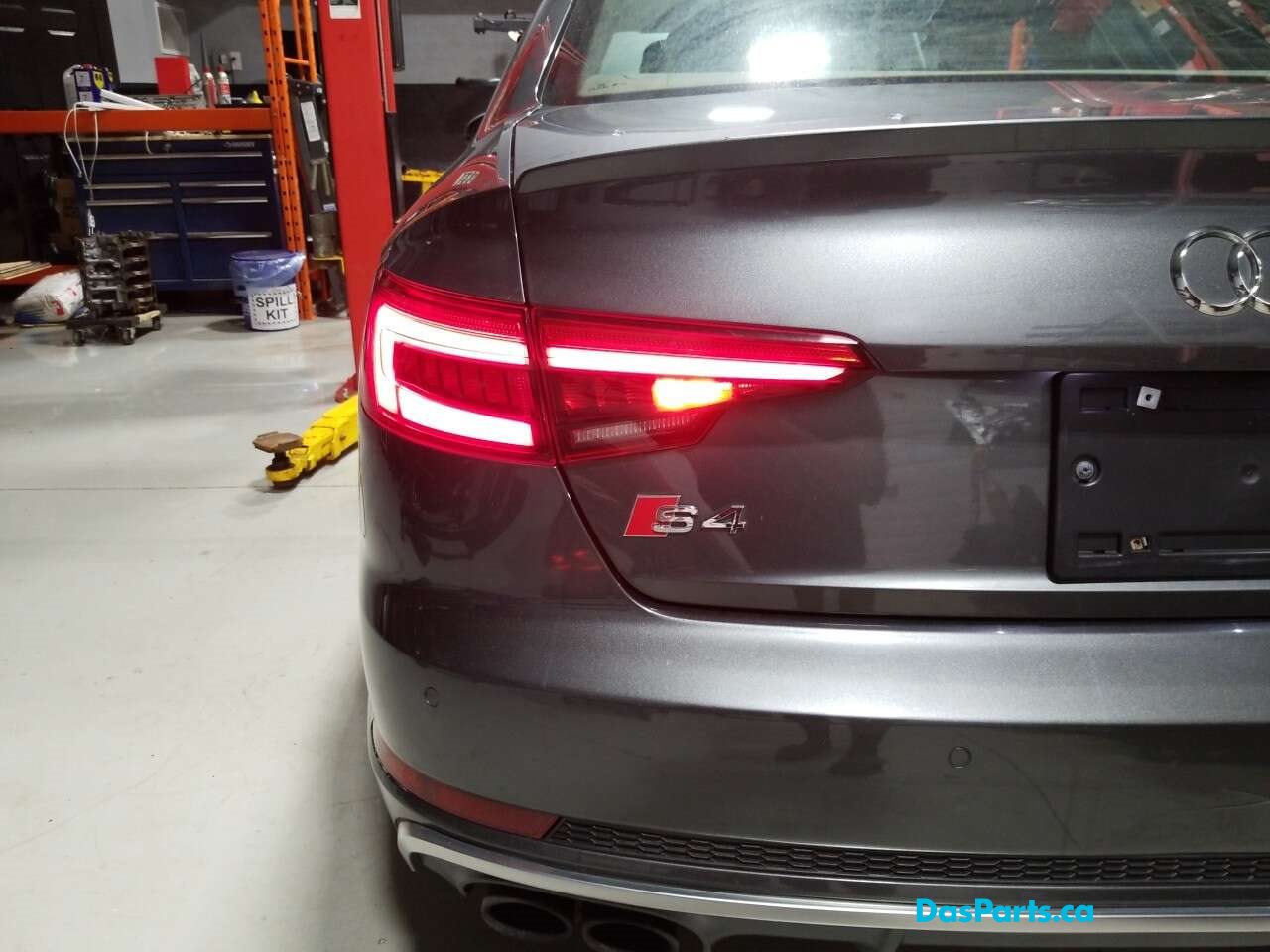 Taillight Outer LR