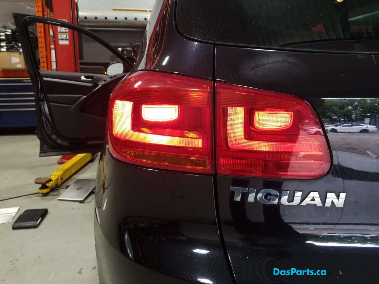 Taillight Outer LR