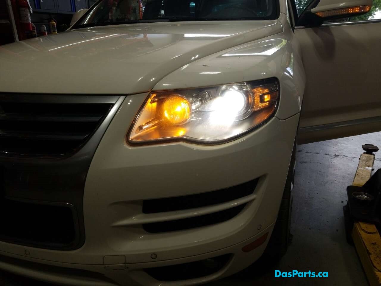 Headlight LF