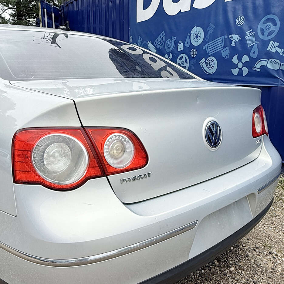 2010VolkswagenPassat