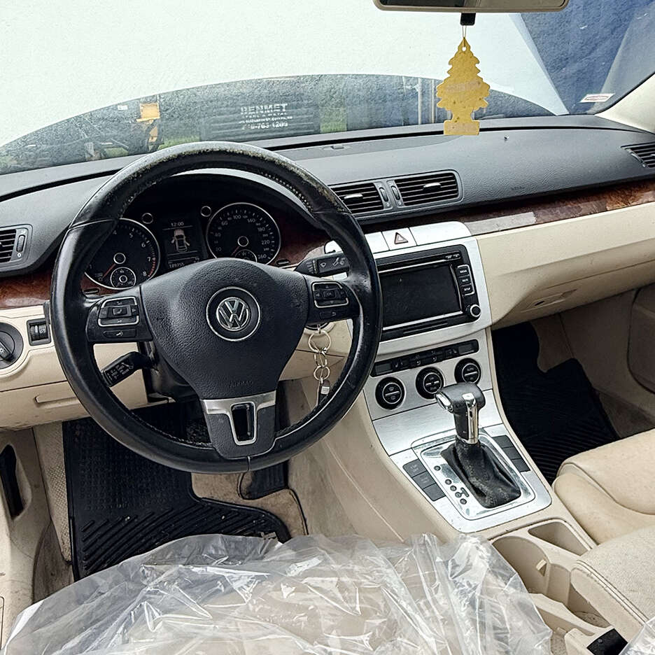2010VolkswagenPassat