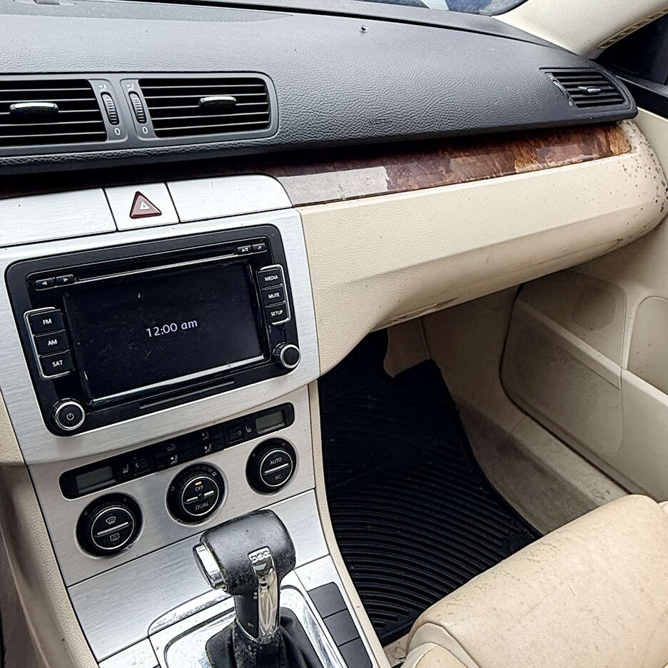 2010VolkswagenPassat