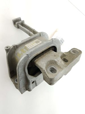 Engine Mount Right