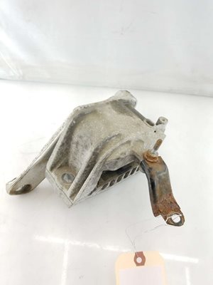 Engine Mount Right