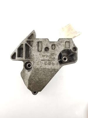 Engine Bracket 1