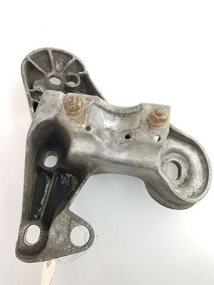 Engine Bracket 1